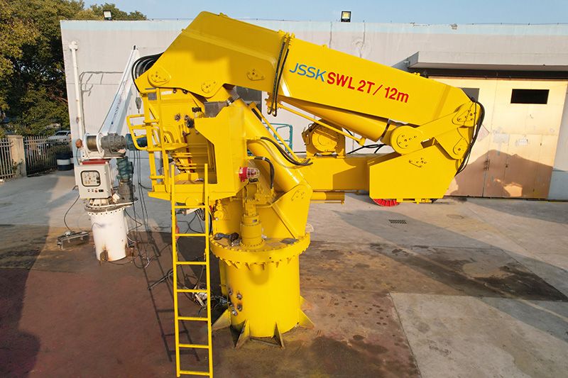 2T/12M伸縮折臂起重機(jī)